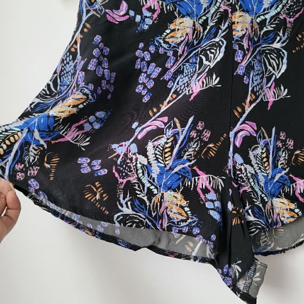 FREE PEOPLE Boho Floral Print Shorts Multicolor Black, Blue, Pink Size 0 - Picture 3 of 6